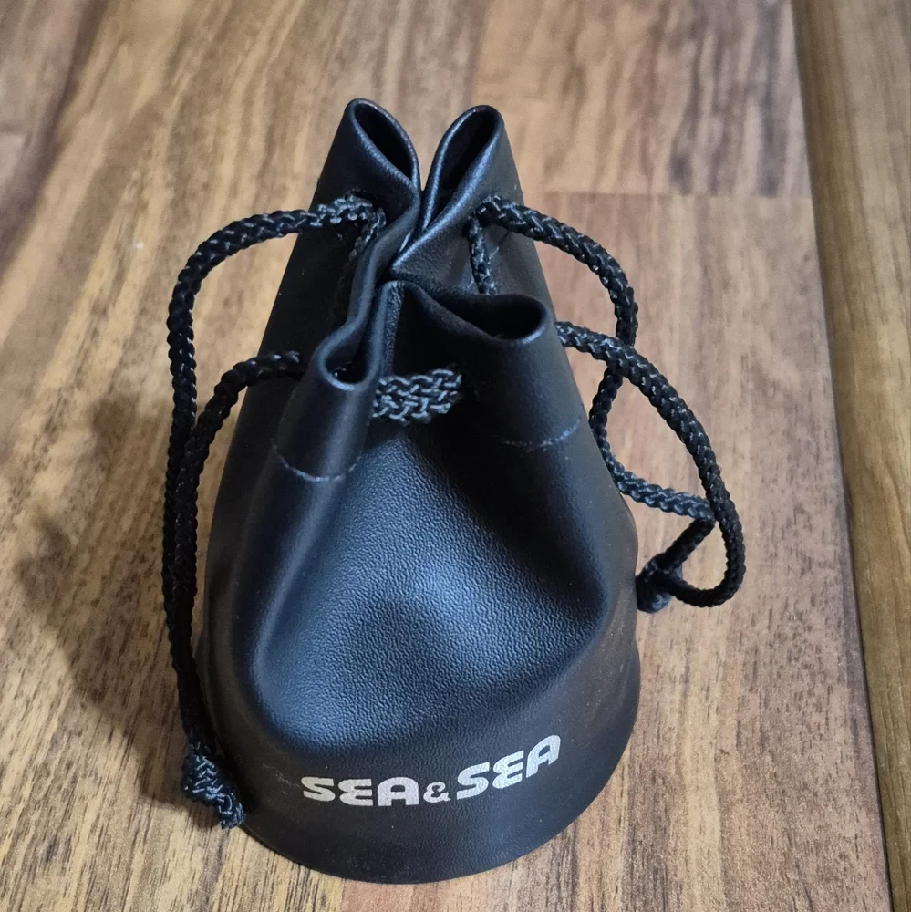 Sea & Sea Underwater Camera Lens - Black